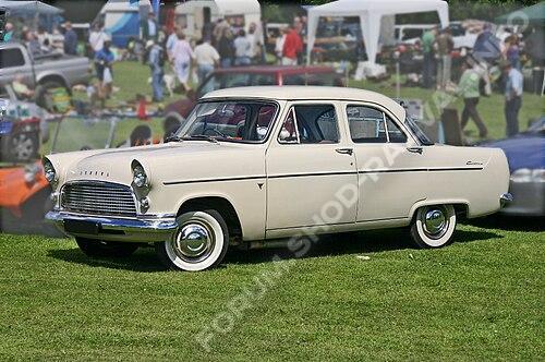 Ford_Consul_204E_1956_front.jpg.692f3cddd172c22d37996c2b7f587d46.jpg